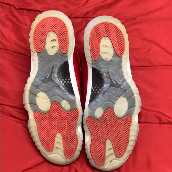 Gym Red retro 11 - Picture 3 of 3